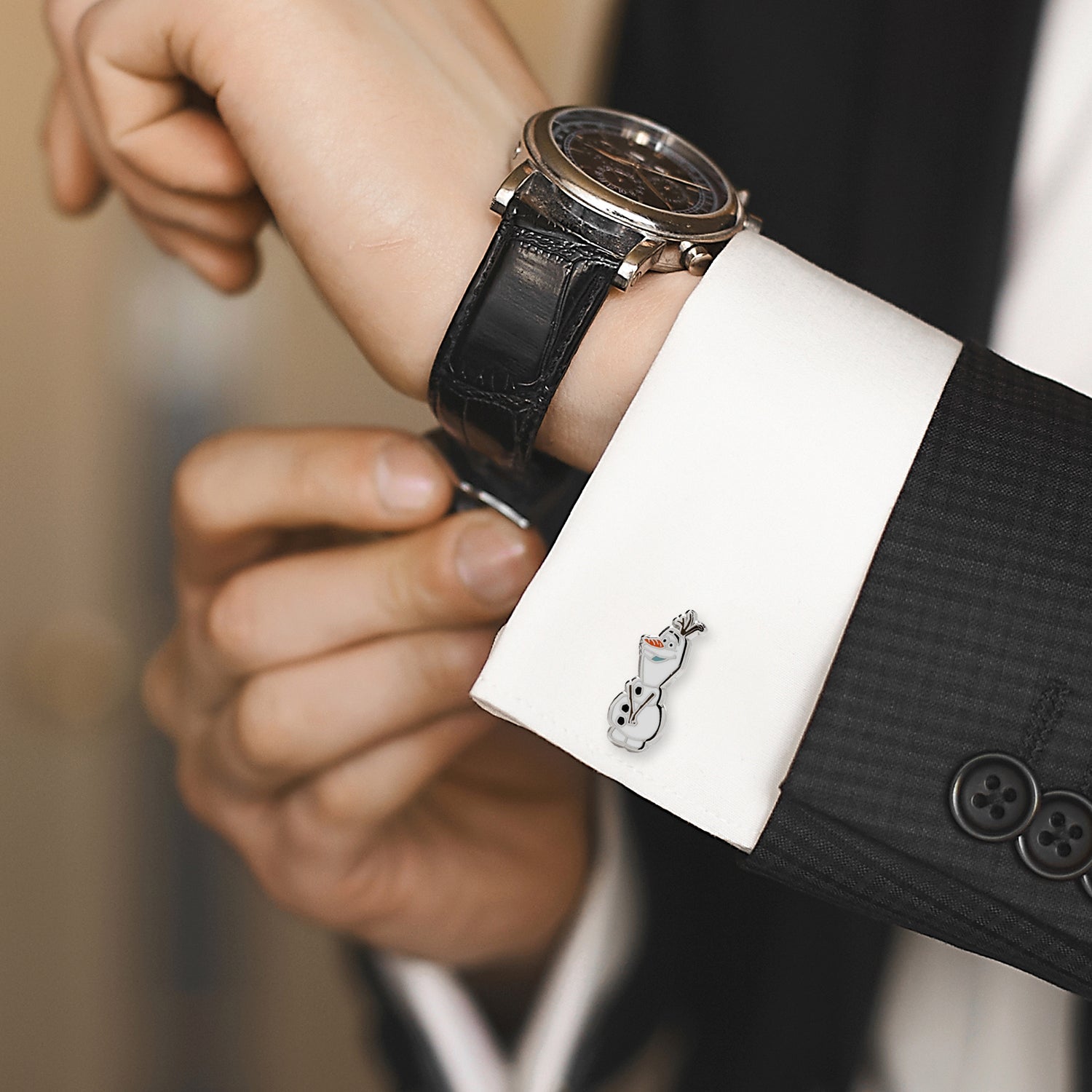 Disney Frozen Olaf action cufflinks – officially licensed enamel design