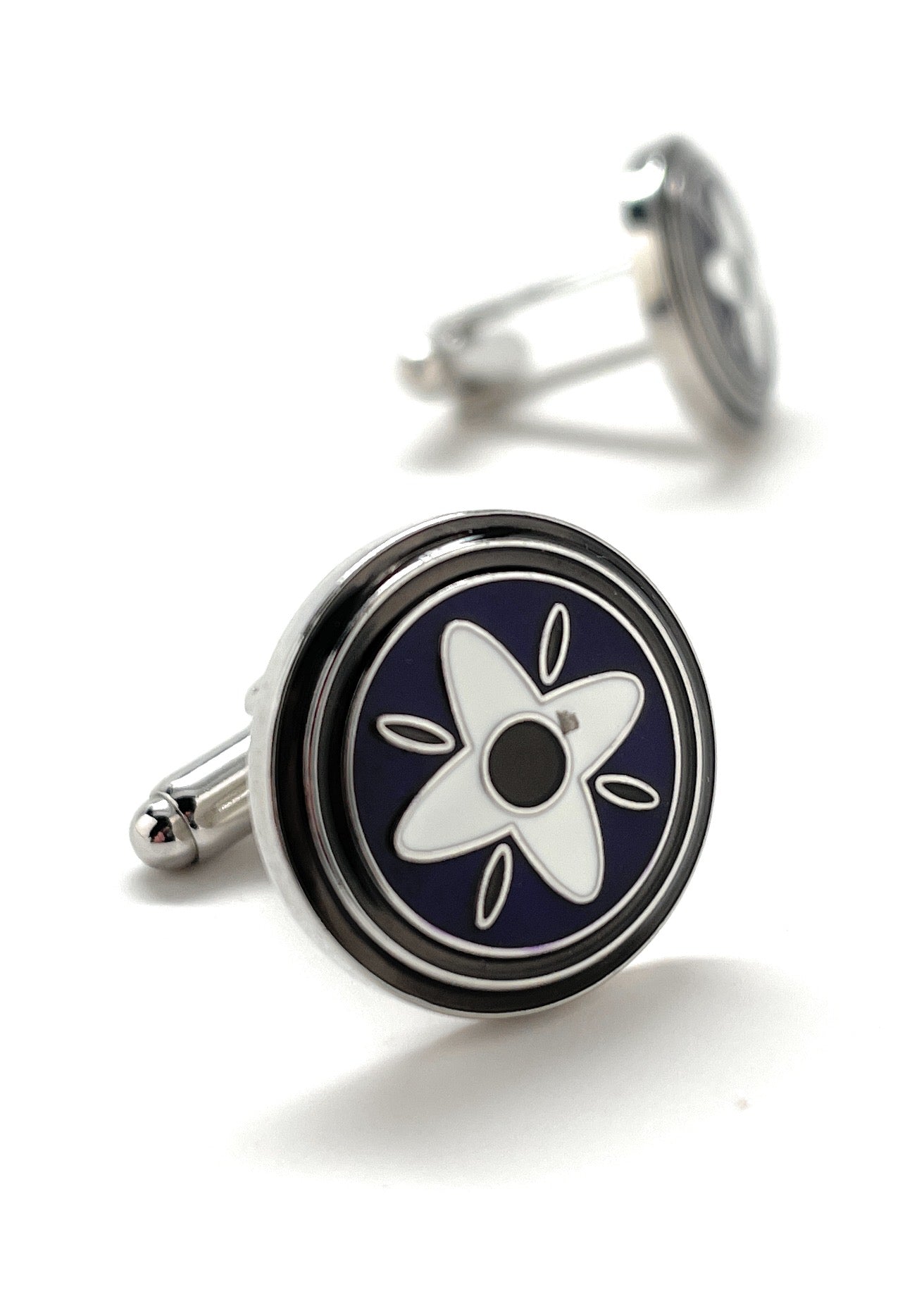 A pair of elegant JayPins Purple Mountain Daisy cufflinks featuring a bold white floral design over deep purple enamel with a polished silver border — perfect for modern, stylish men’s fashion.