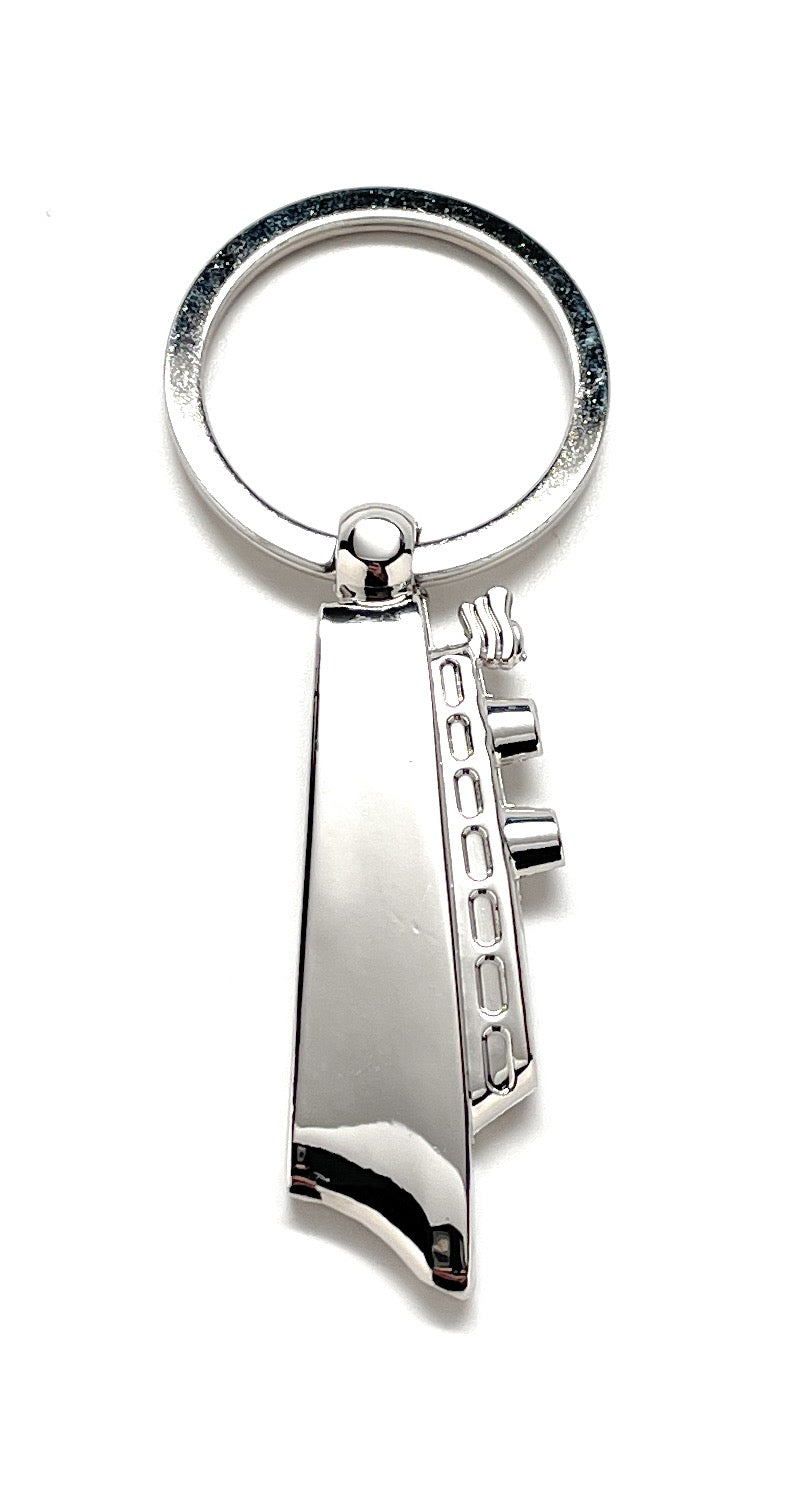 Cruise Ship Keychain Motorboat Key Chain with Key Ring Racing Ship Vacation Key Ring Bag Purse Charm Cruise Worker Gift