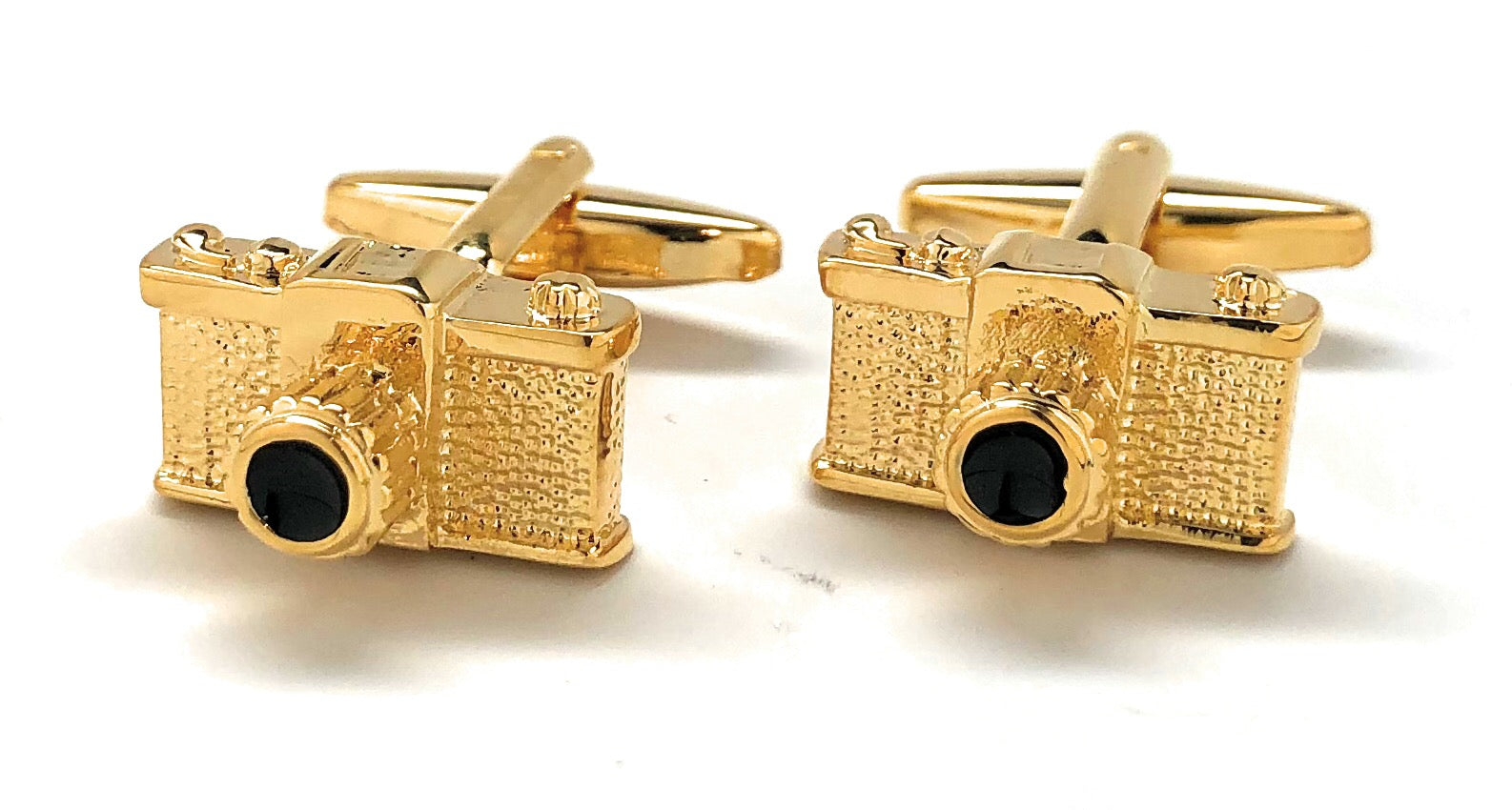 Gold vintage 35mm camera cufflinks with black enamel lens – retro photographer gift for men