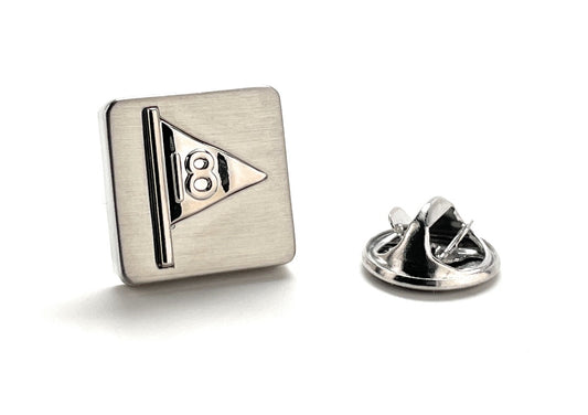 Golf 18th Hole Flag Lapel Pin – Silver Golf Flagstick Pin for Golfers, Tournaments & Gifts