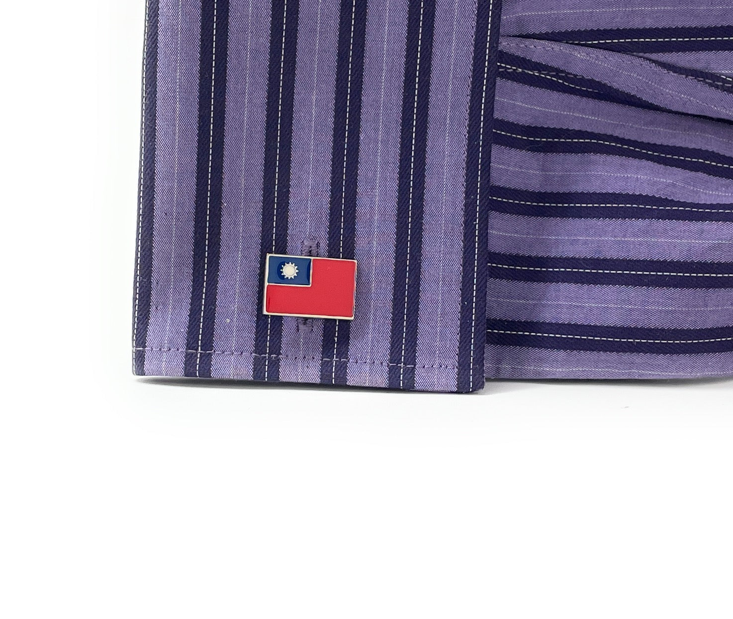 Taiwan Flag Cufflinks – silver enamel cufflinks featuring the red, blue, and white colors of Taiwan’s national flag with white sun emblem, designed by JayPins for patriotic pride.