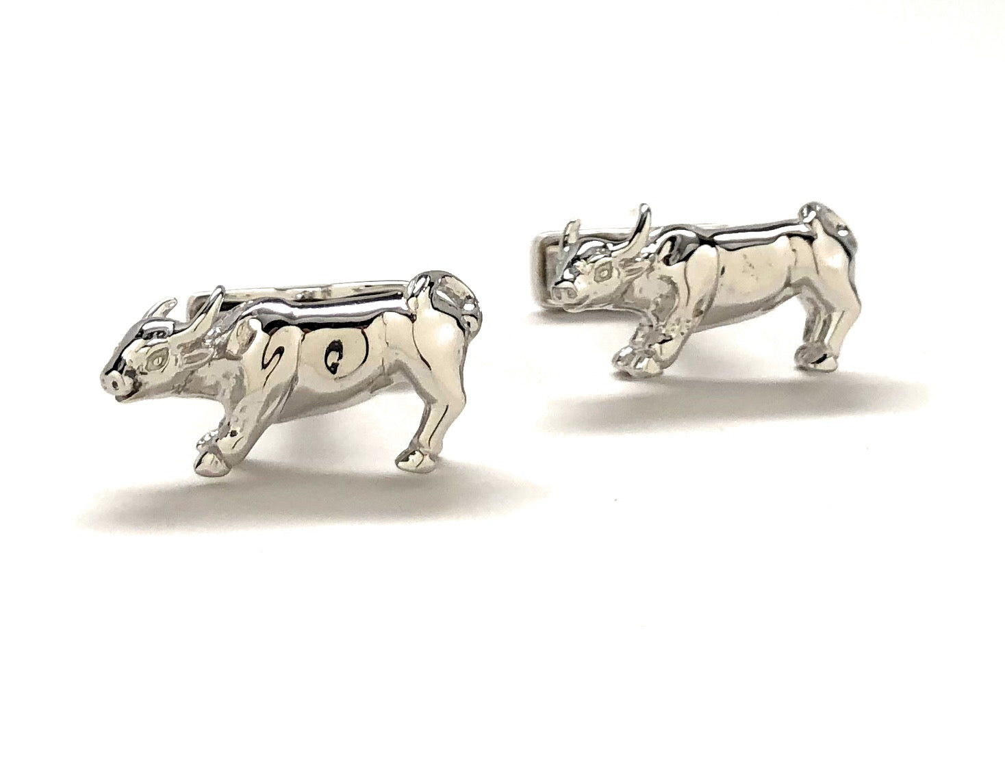 Luxury men’s sterling silver bull cufflinks for finance professionals