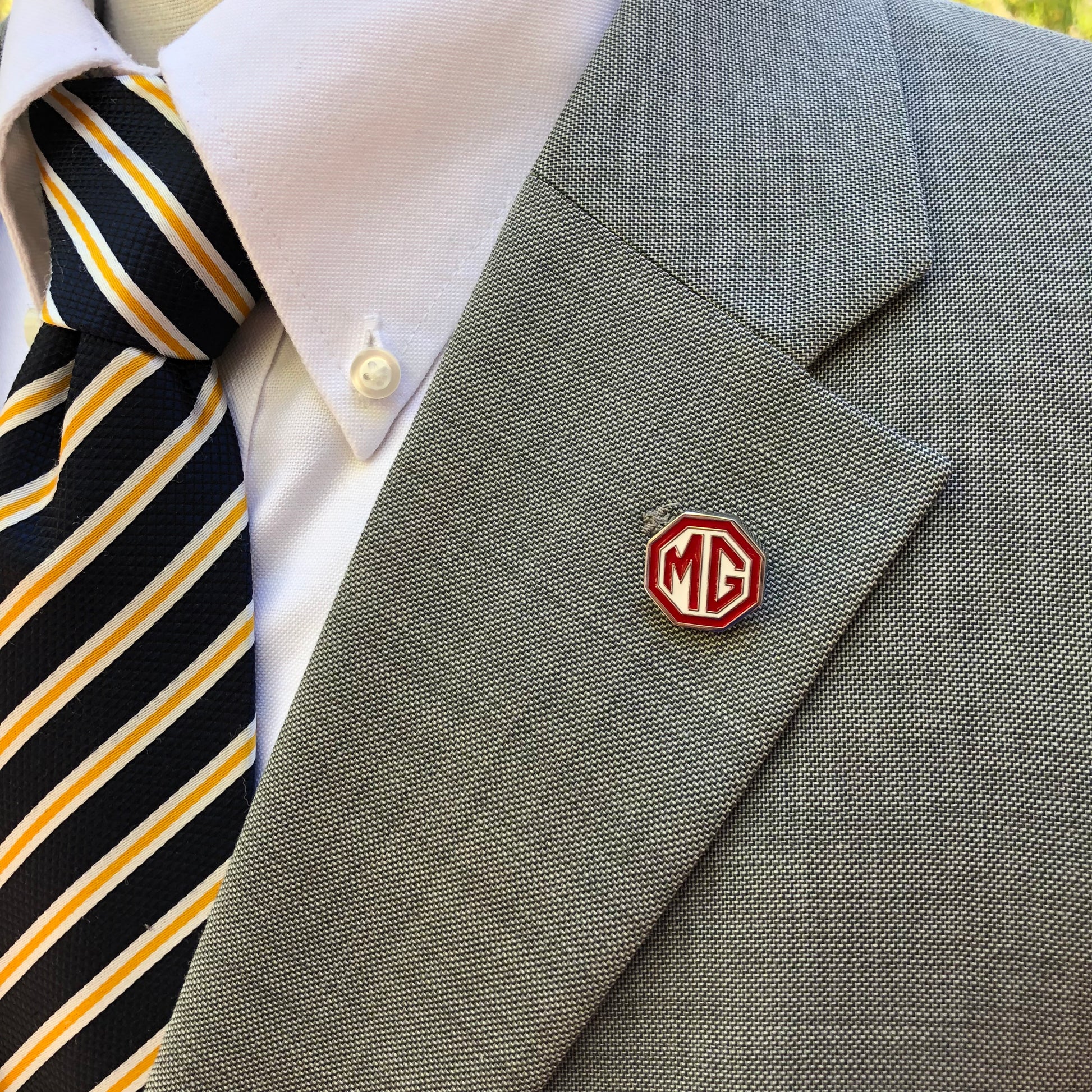 MG Car logo hood emblem lapel pin enamel pin 