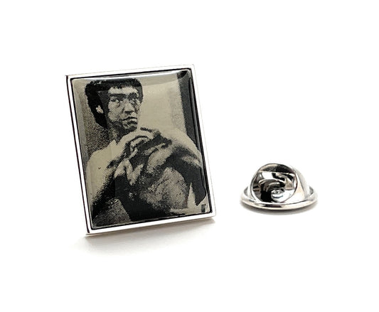 Bruce Lee Lapel Pin – Iconic Martial Arts Tribute | Silver Framed Pin
