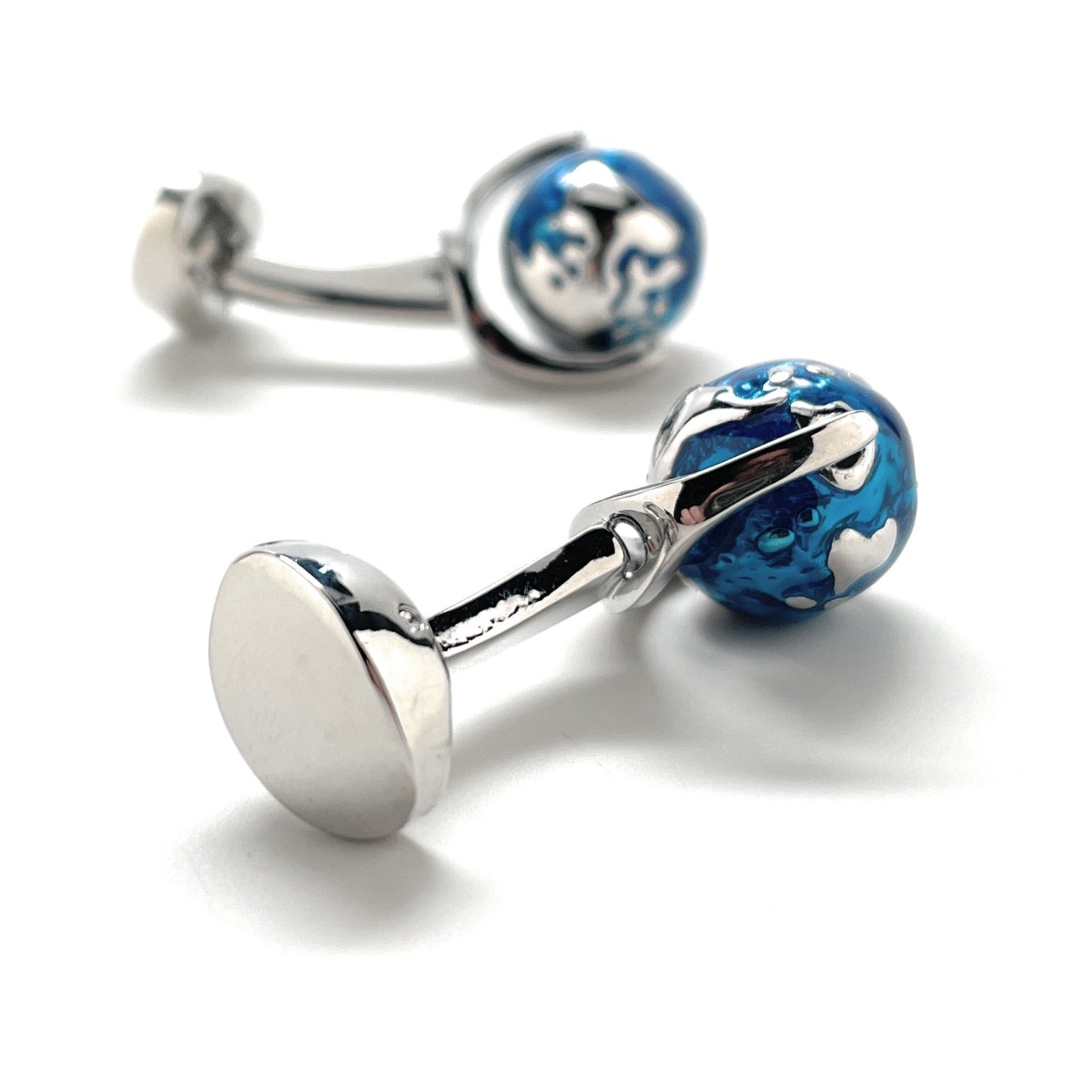 JayPins Spinning Globe Cufflinks – silver and blue rotating Earth cufflinks symbolizing global ambition and travel, perfect for executives, world travelers, and professionals.