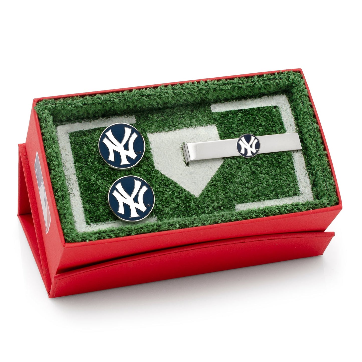 Cufflinks and tie clip set with New York Yankees logo in a grassy field display box.