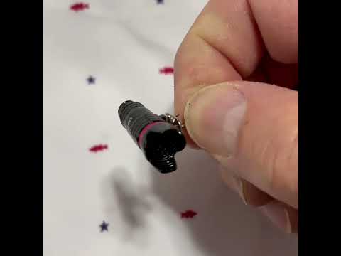 Camera Telephoto Lens Lapel Pin – Photographer Gift, DSLR Zoom Lens Accessory for Jackets, Suits & Bags