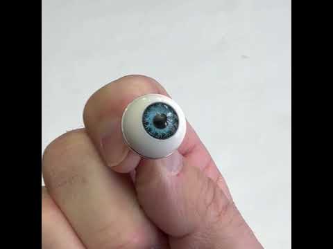 Eyeball Lapel Pin – Spooky Halloween and Unique Novelty Accessory