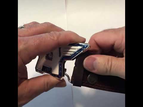 Marvel Captain America Winged Shield Belt Buckle – Superhero Cosplay, Comic Fan Gift, Classic Blue & Silver Design