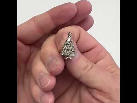 Elegant Silver Christmas Tree Lapel Pin – Festive Holiday Accessory for Men & Women