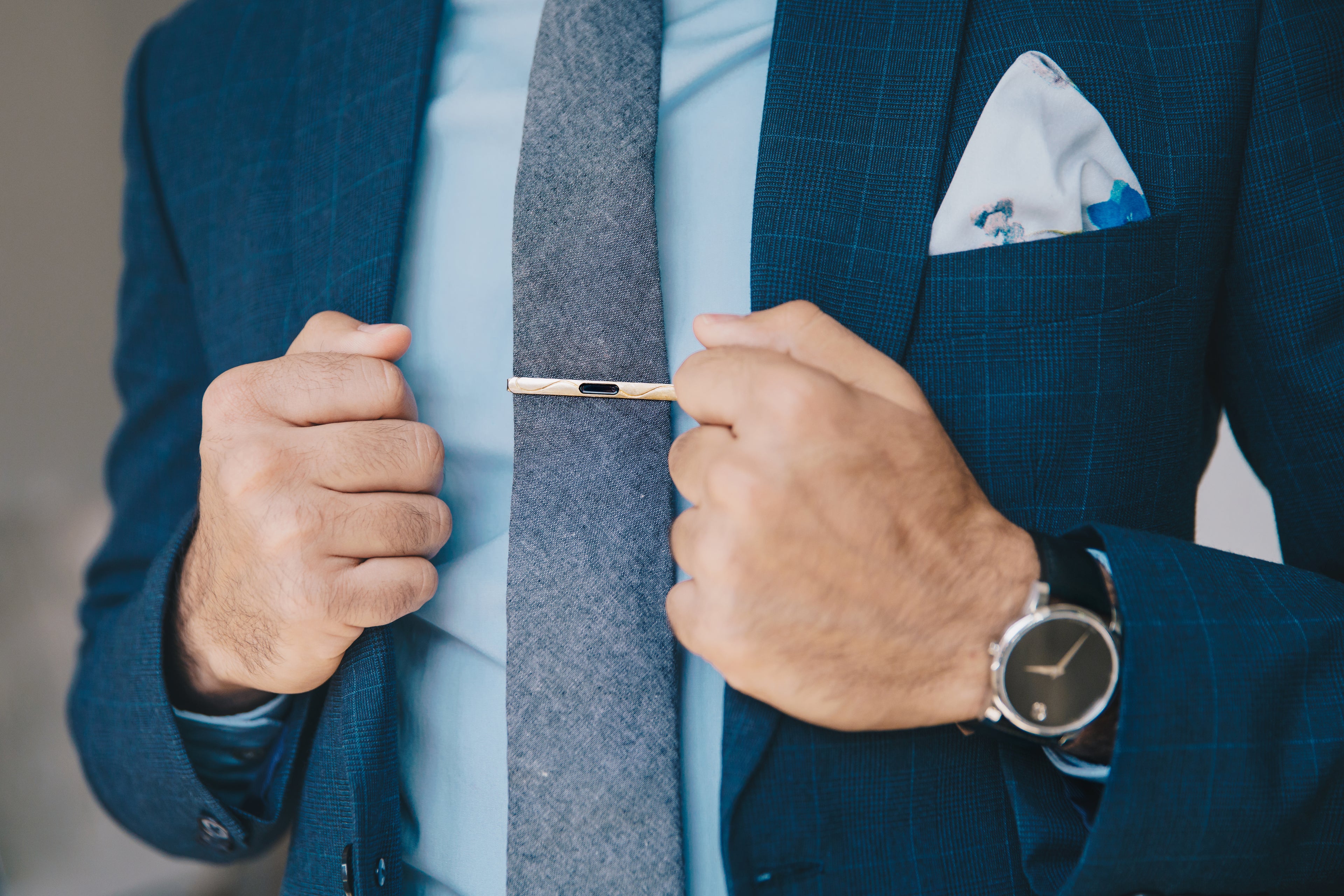 JayPins men’s fashion accessories — silver tie bar, cufflinks, and pocket square style for weddings, business attire, and gifts.